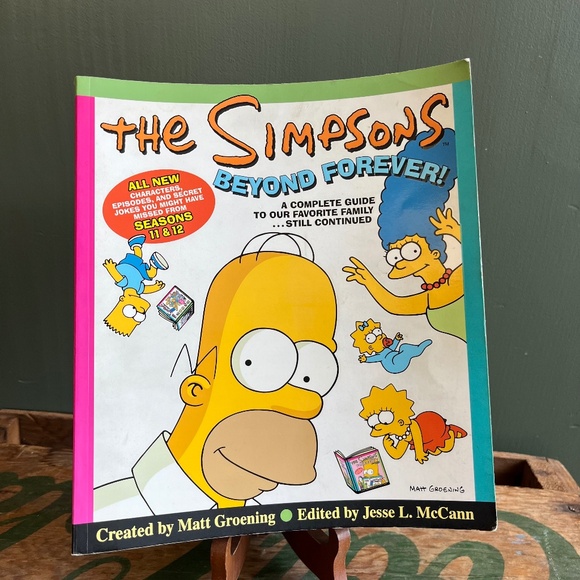 Vintage 2002 The Simpsons Beyond Forever First Edition Book - Picture 1 of 7